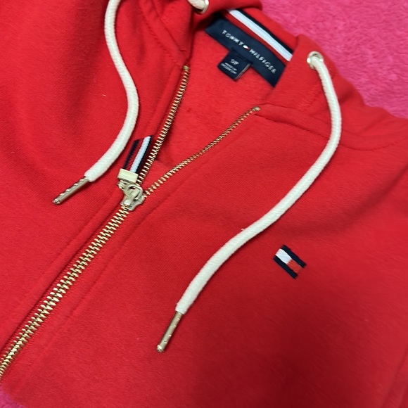 Red ❤️ - Picture 3 of 4